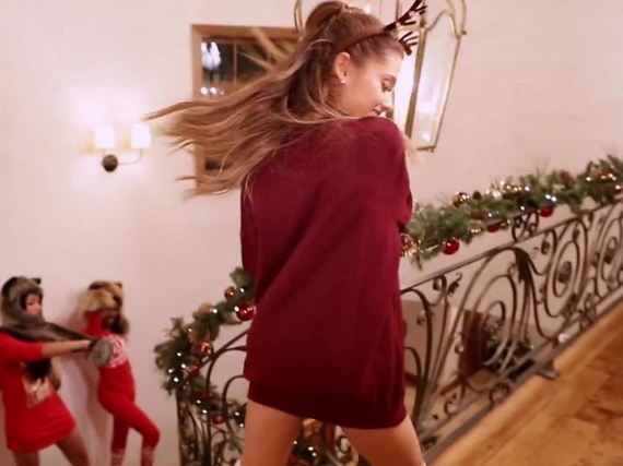 Ariana-Grande -Santa
